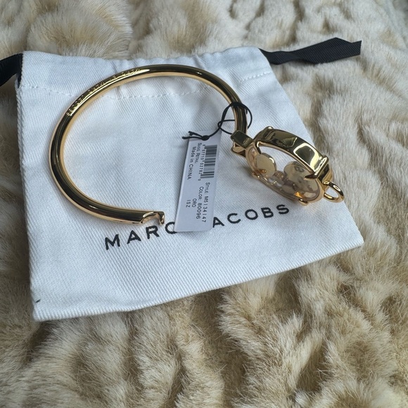 Marc Jacobs Gold and Cream Floating Charm Bracelet NWT, with MJ Dustbag. - Picture 6 of 9
